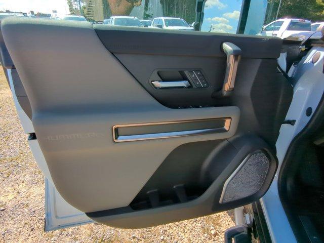 2025 GMC HUMMER EV SUV Vehicle Photo in ALBERTVILLE, AL 35950-0246