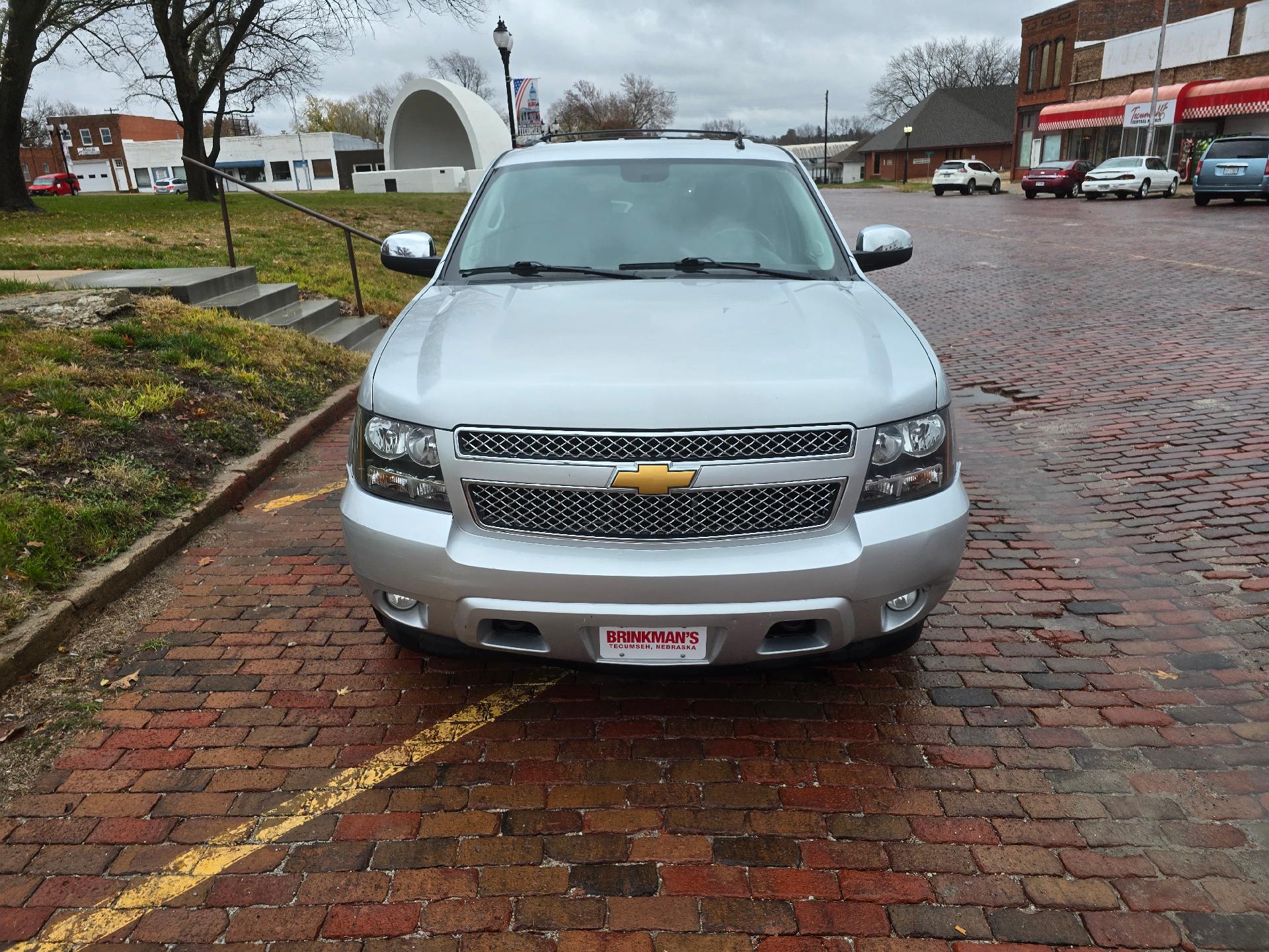 Used 2012 Chevrolet Suburban LT with VIN 1GNSKJE70CR327603 for sale in Tecumseh, NE