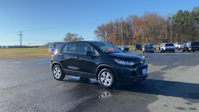 Used 2017 Chevrolet Trax LS with VIN 3GNCJKSB8HL288344 for sale in Montross, VA