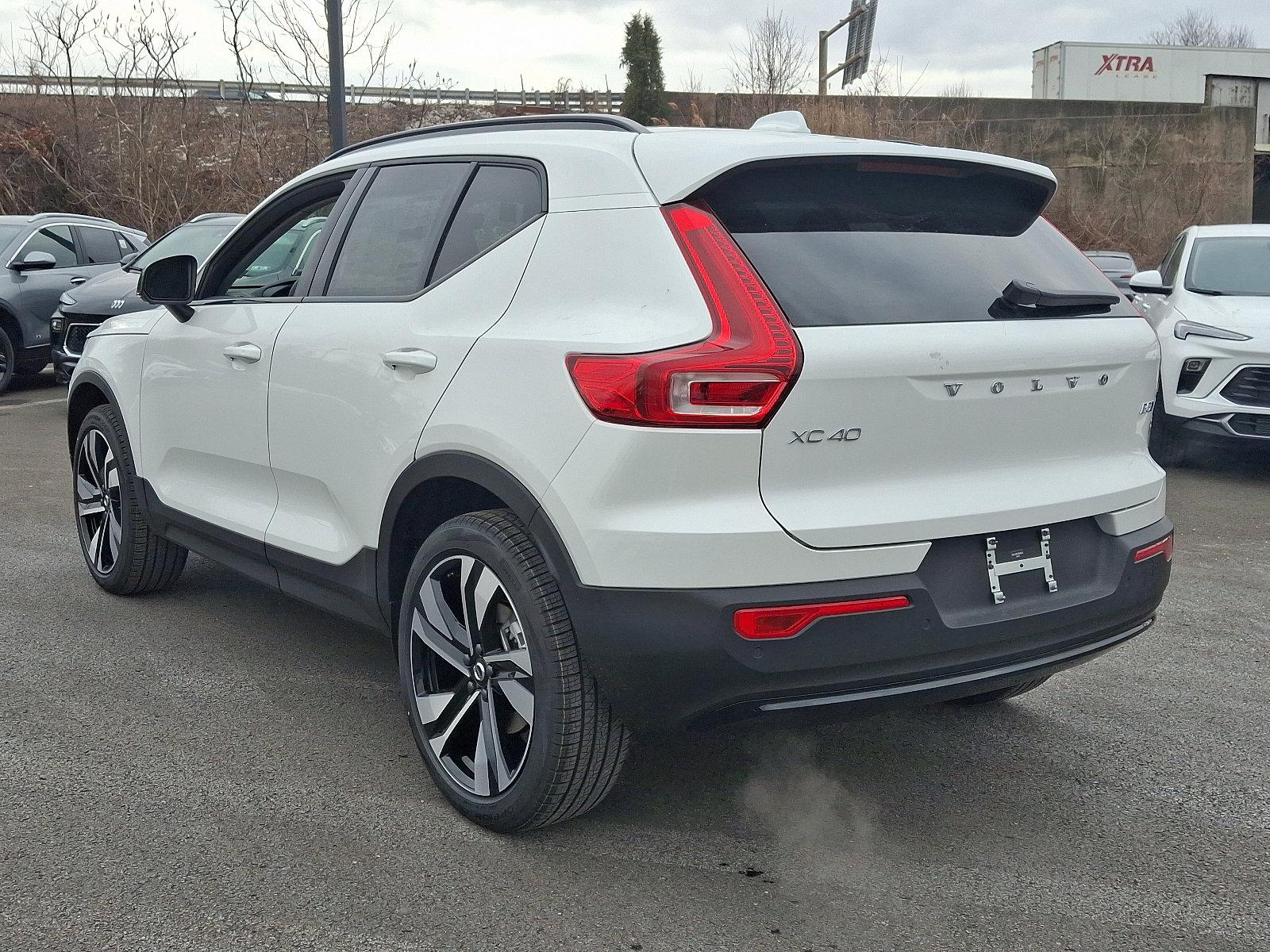 2025 Volvo XC40 Vehicle Photo in Trevose, PA 19053