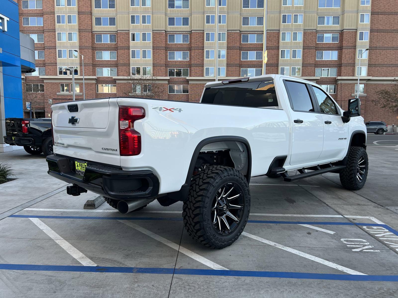 2025 Chevrolet Silverado 2500 HD Vehicle Photo in LOS ANGELES, CA 90007-3794