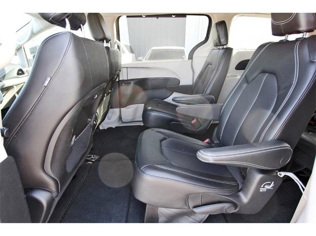 2023 Chrysler Pacifica Vehicle Photo in ROSENBERG, TX 77471