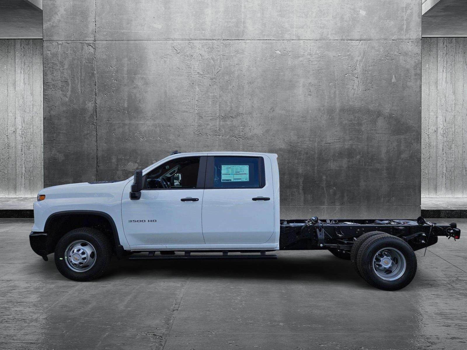 2025 Chevrolet Silverado 3500 HD Chassis Cab Vehicle Photo in GREENACRES, FL 33463-3207