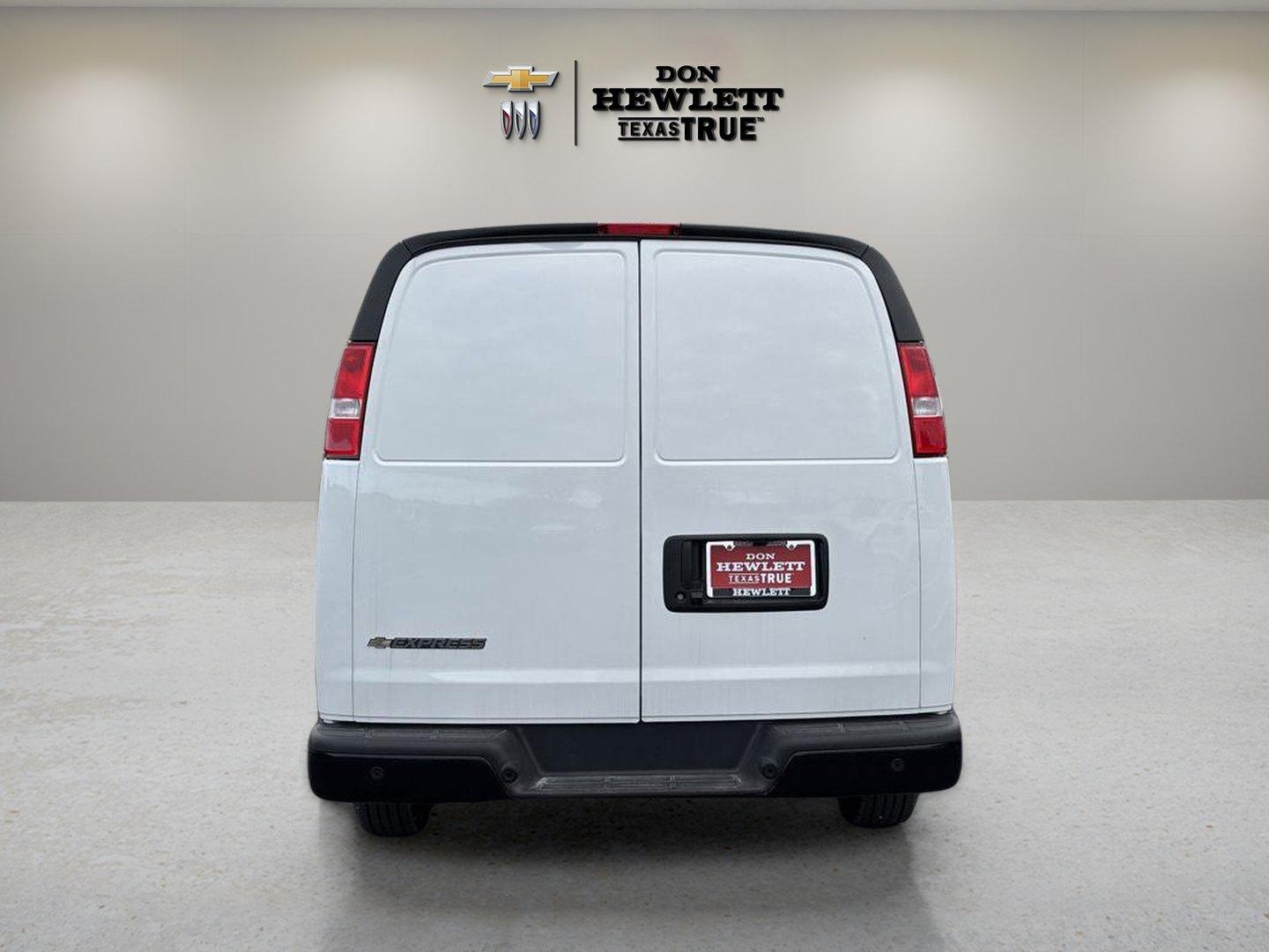 2024 Chevrolet Express Cargo 2500 Vehicle Photo in GEORGETOWN, TX 78626-7508
