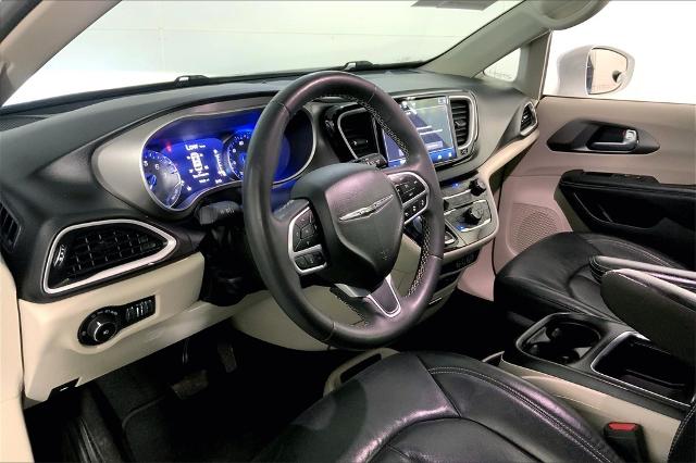 2022 Chrysler Pacifica Vehicle Photo in Kansas City, MO 64114