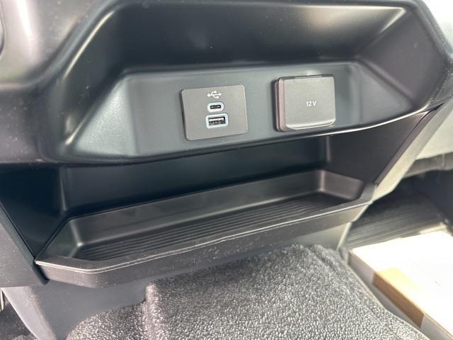 2025 Ford Super Duty F-450 DRW Vehicle Photo in Webster, MA 01570-1415
