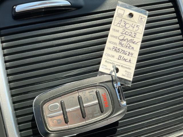 2023 Chrysler Pacifica Vehicle Photo in Kaukauna, WI 54130