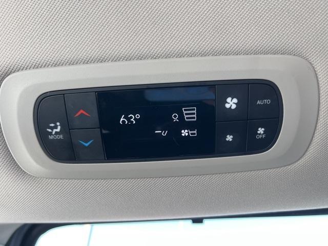 2023 Chrysler Pacifica Vehicle Photo in GREEN BAY, WI 54304-5303