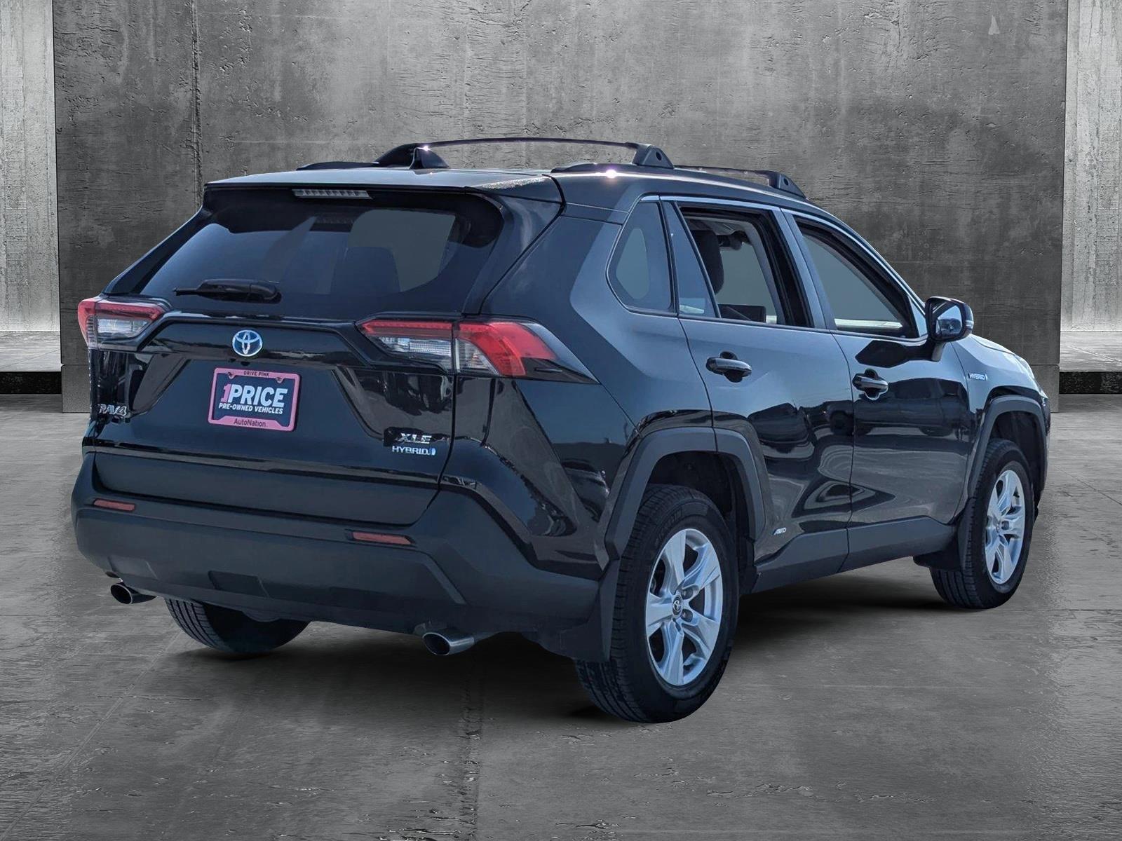 2020 Toyota RAV4 Vehicle Photo in Ft. Myers, FL 33907
