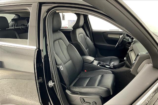 2024 Volvo XC40 Vehicle Photo in Grapevine, TX 76051