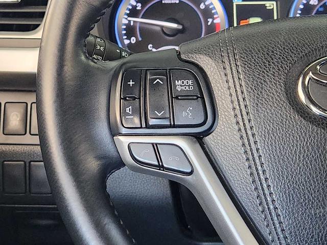 2017 Toyota Highlander Vehicle Photo in DALLAS, TX 75209