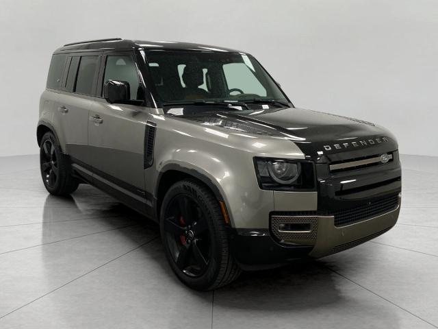 2024 Defender Vehicle Photo in Appleton, WI 54913