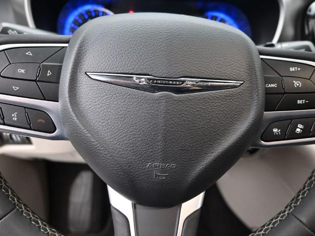 2023 Chrysler Pacifica Vehicle Photo in Cedar Rapids, IA 52402