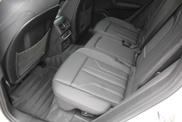 2024 Audi Q5 Vehicle Photo in HOUSTON, TX 77090