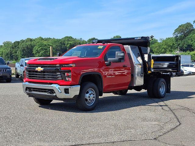 2025 Chevrolet Silverado 3500 HD Chassis Cab Vehicle Photo in DANBURY, CT 06810-5034