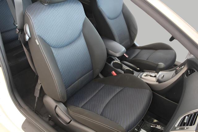 2013 Hyundai ELANTRA Coupe Vehicle Photo in Green Bay, WI 54304