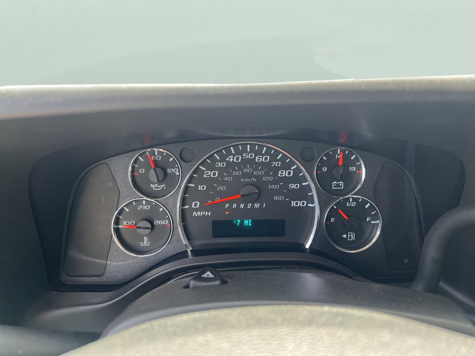 2025 Chevrolet Express Cutaway 3500 Vehicle Photo in GEORGETOWN, TX 78626-7508