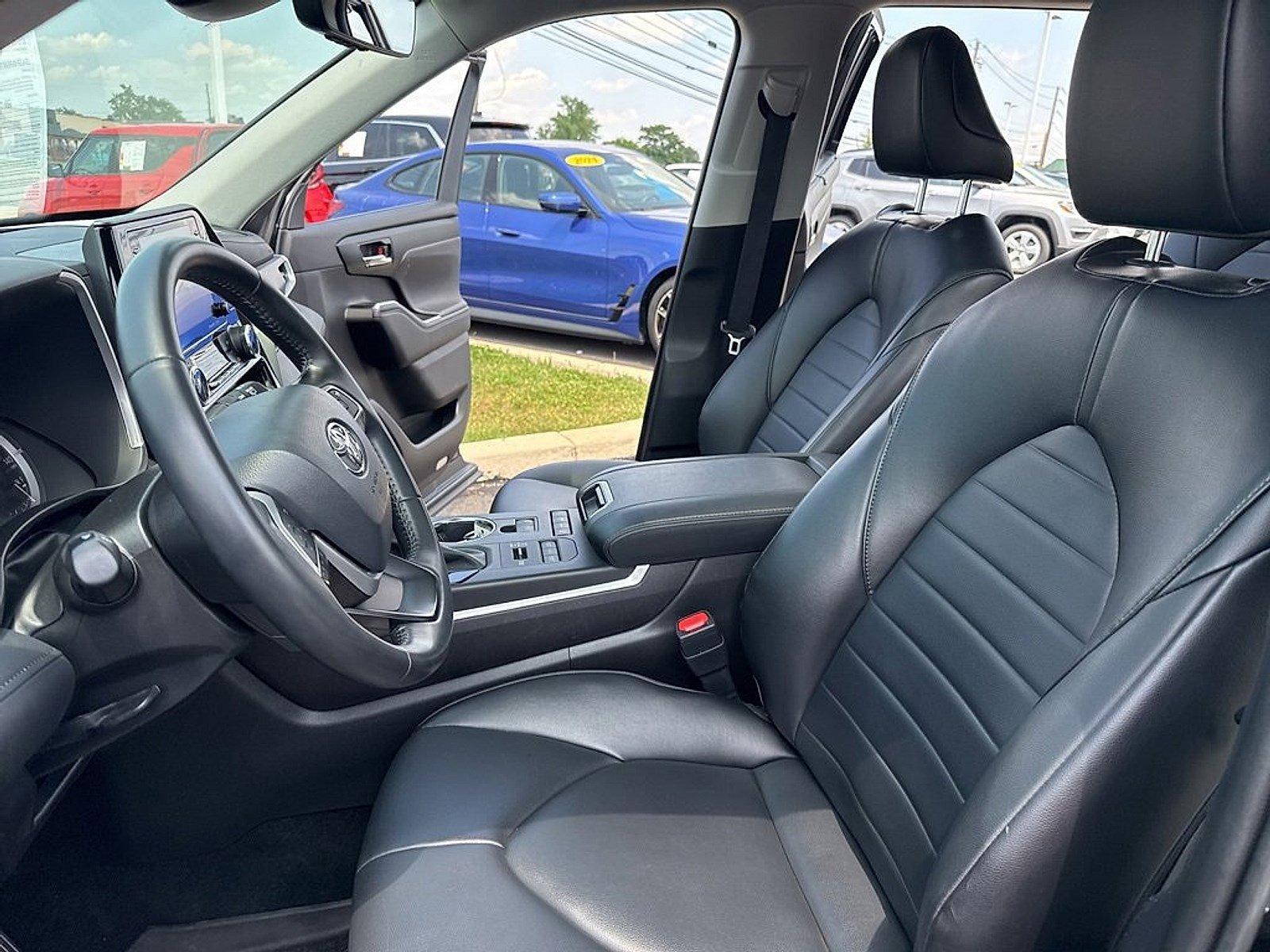 2022 Toyota Highlander Vehicle Photo in Harrisburg, PA 17111