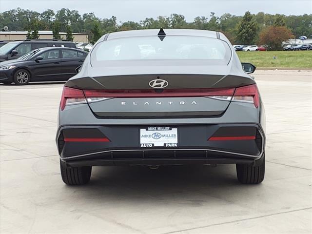 2024 Hyundai ELANTRA Vehicle Photo in Peoria, IL 61615