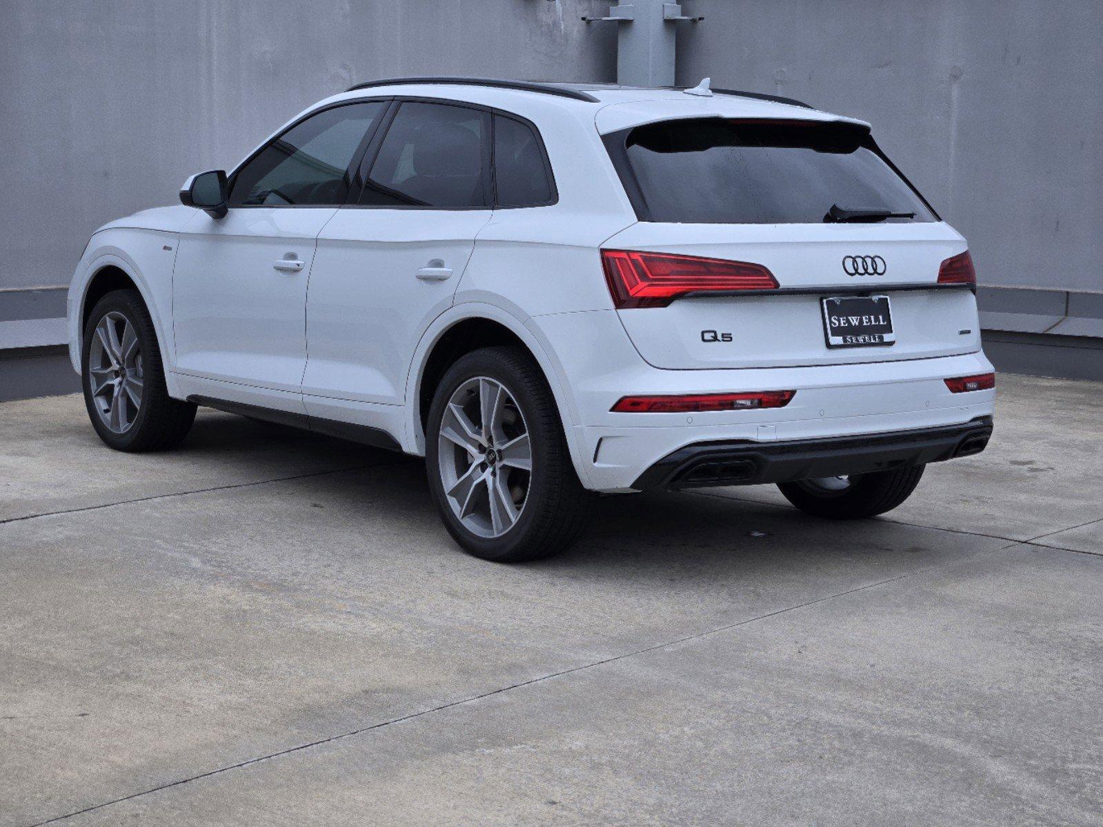 2025 Audi Q5 Sportback Vehicle Photo in SUGAR LAND, TX 77478