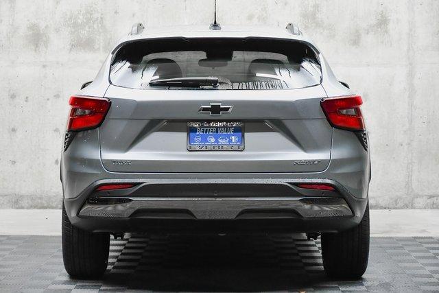 2025 Chevrolet Trax Vehicle Photo in EVERETT, WA 98203-5662