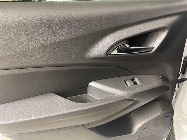 2025 Chevrolet Trax Vehicle Photo in PHOENIX, AZ 85014-3381