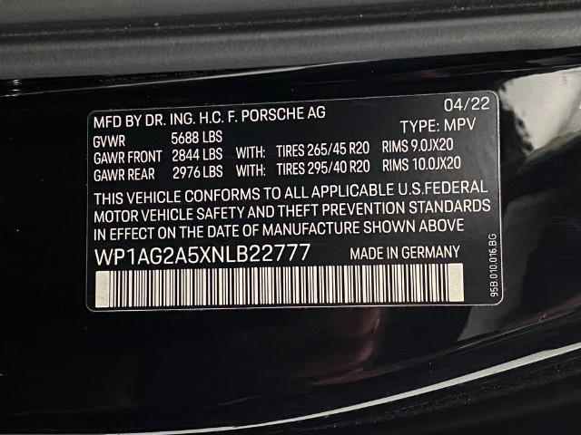 2022 Porsche Macan Vehicle Photo in Appleton, WI 54913