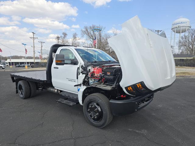2024 Chevrolet Silverado Chassis Cab Vehicle Photo in INDEPENDENCE, MO 64055-1314
