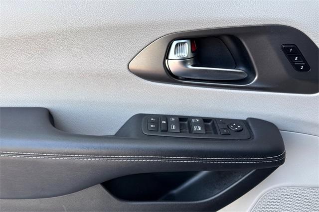 2023 Chrysler Pacifica Vehicle Photo in ELK GROVE, CA 95757-8703
