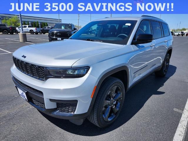 2023 Jeep Grand Cherokee L Vehicle Photo in GREEN BAY, WI 54304-5303