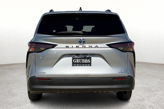 2024 Toyota Sienna Vehicle Photo in San Antonio, TX 78230
