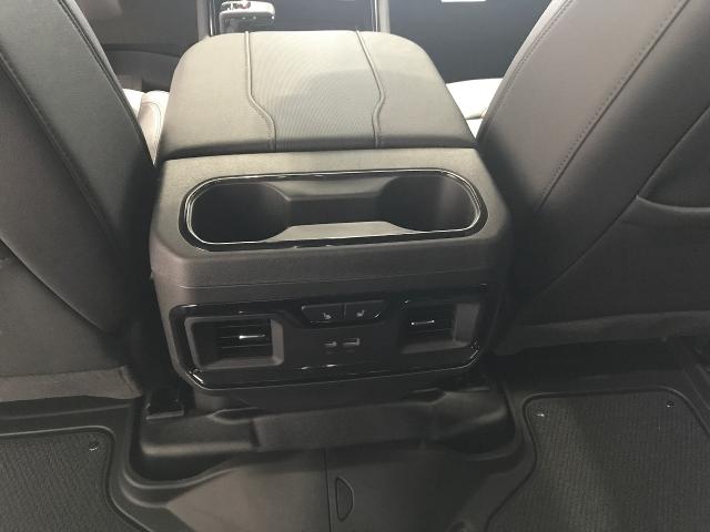 2025 GMC Sierra 1500 Vehicle Photo in GREEN BAY, WI 54303-3330