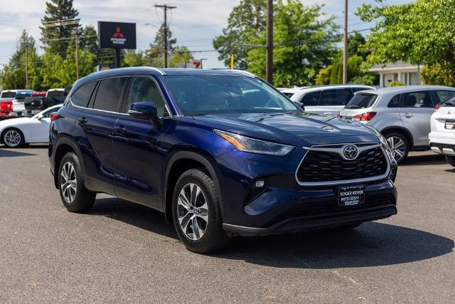 2021 Toyota Highlander Vehicle Photo in Tigard, OR 97223