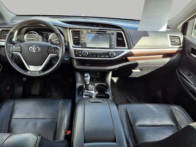 2015 Toyota Highlander Hybrid Vehicle Photo in Appleton, WI 54914