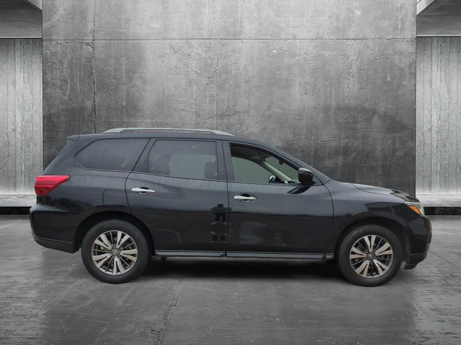 2019 Nissan Pathfinder Vehicle Photo in Memphis, TN 38125