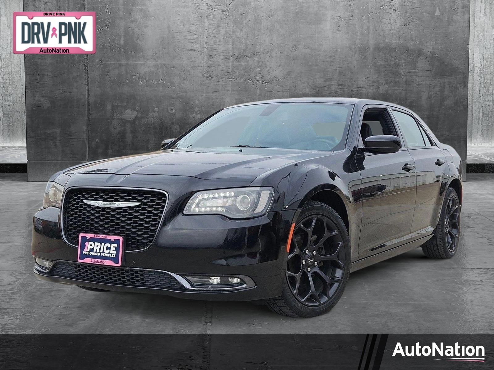 2019 Chrysler 300 Vehicle Photo in NORTH RICHLAND HILLS, TX 76180-7199