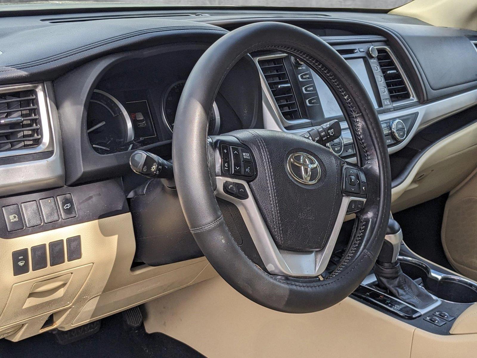 2018 Toyota Highlander Vehicle Photo in Wesley Chapel, FL 33544