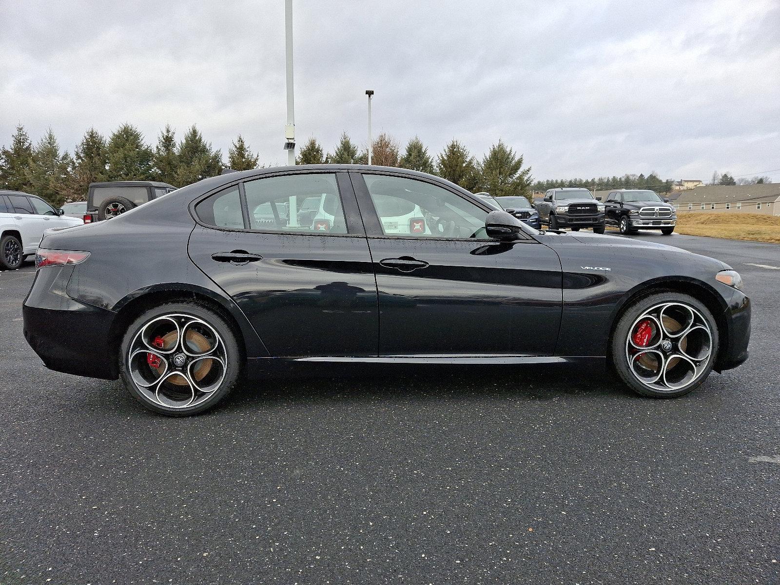2025 Alfa Romeo Giulia Vehicle Photo in Mechanicsburg, PA 17050