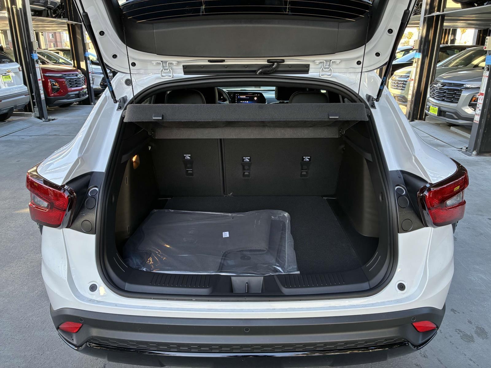 2025 Chevrolet Trax Vehicle Photo in LOS ANGELES, CA 90007-3794