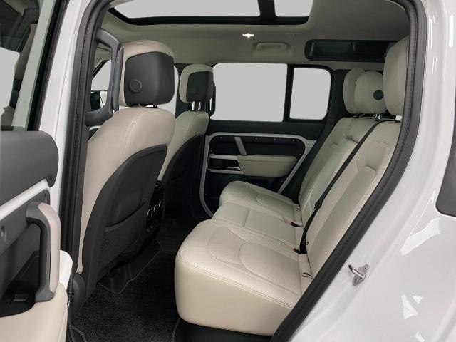 2024 Defender Vehicle Photo in Appleton, WI 54913
