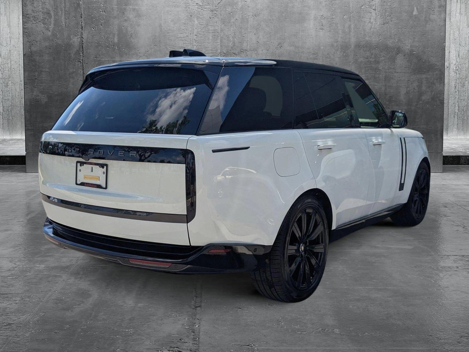 2025 Land Rover Range Rover Vehicle Photo in Pompano Beach, FL 33064