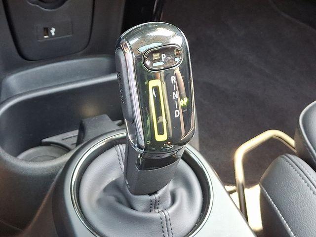 2024 MINI Hardtop 2 Door Vehicle Photo in DANBURY, CT 06810-5034