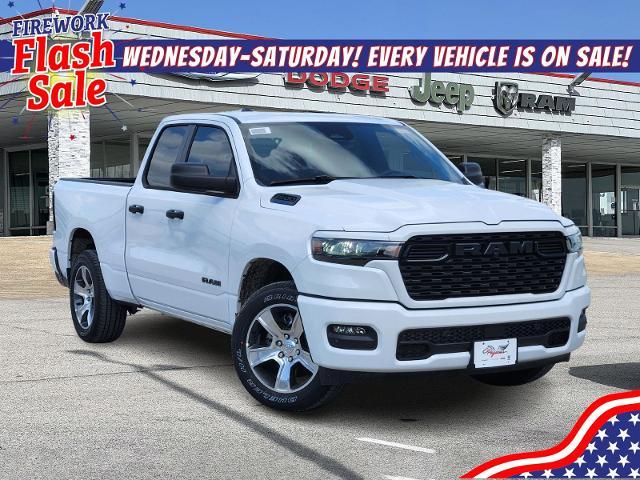 2025 Ram 1500 Vehicle Photo in Ennis, TX 75119-5114