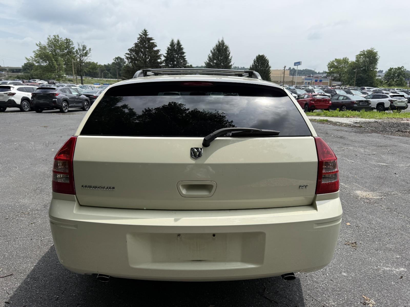 2005 Dodge Magnum Vehicle Photo in Harrisburg, PA 17111