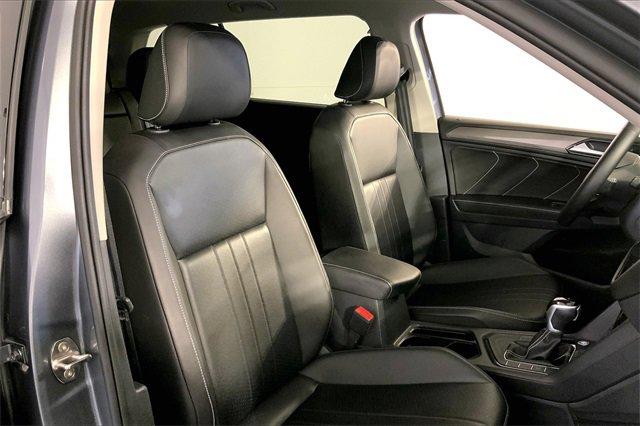 2024 Volkswagen Tiguan Vehicle Photo in KANSAS CITY, MO 64114-4502