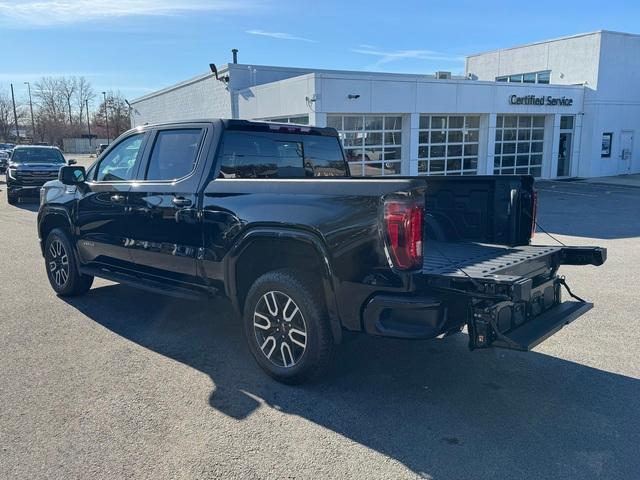 2025 GMC Sierra 1500 Vehicle Photo in LOWELL, MA 01852-4336