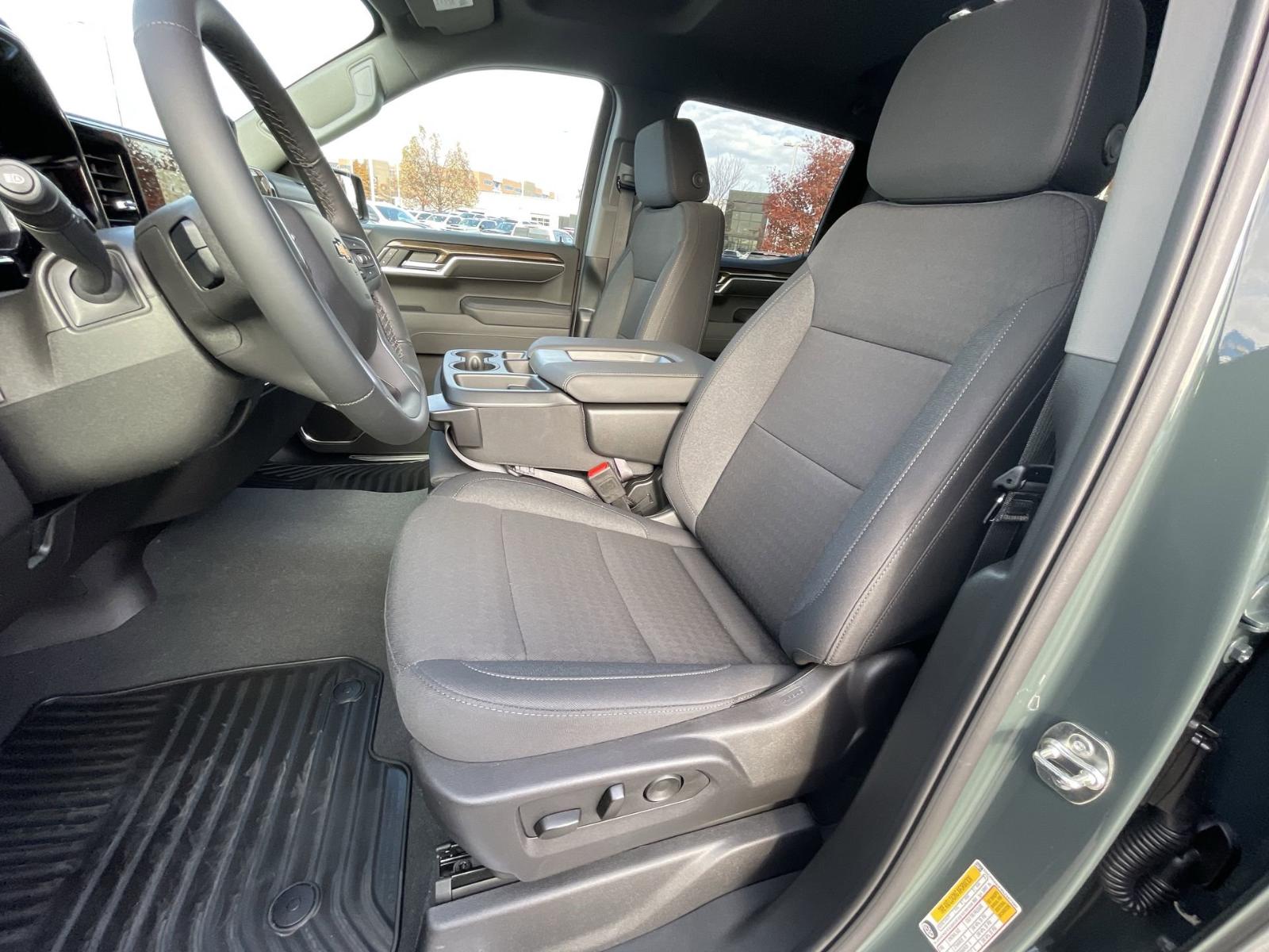 2025 Chevrolet Silverado 1500 Vehicle Photo in BENTONVILLE, AR 72712-4322