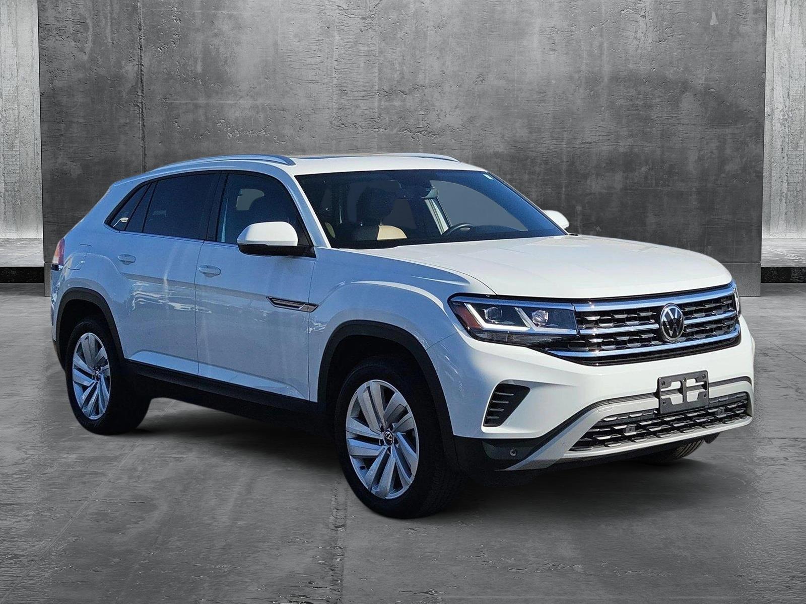 2023 Volkswagen Atlas Cross Sport SE w/Tech photo 3