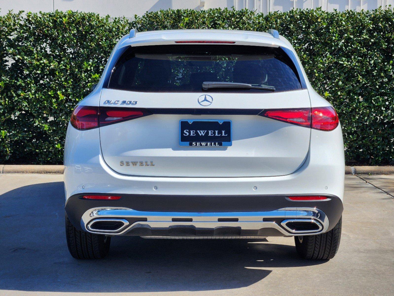 2025 Mercedes-Benz GLC Vehicle Photo in HOUSTON, TX 77079