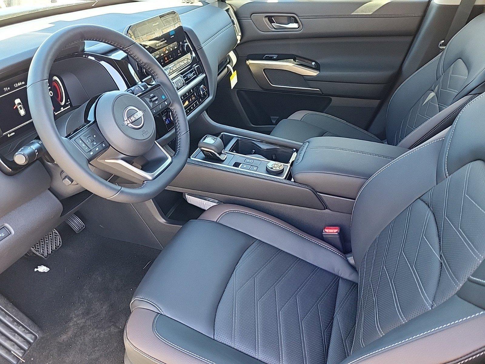 2025 Nissan Pathfinder Vehicle Photo in Albuquerque, NM 87110